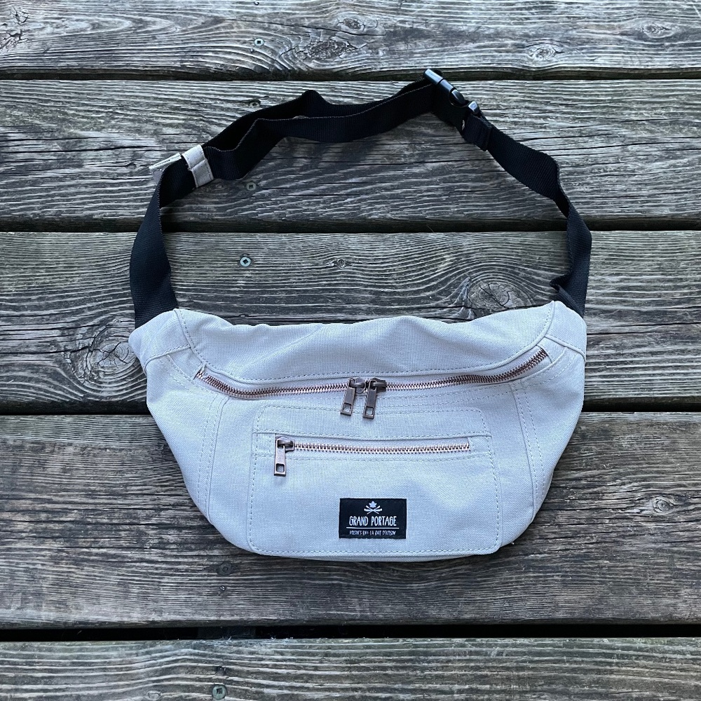 Bag: Hudson's Bay Light Gray Fanny Pack Belt Bag